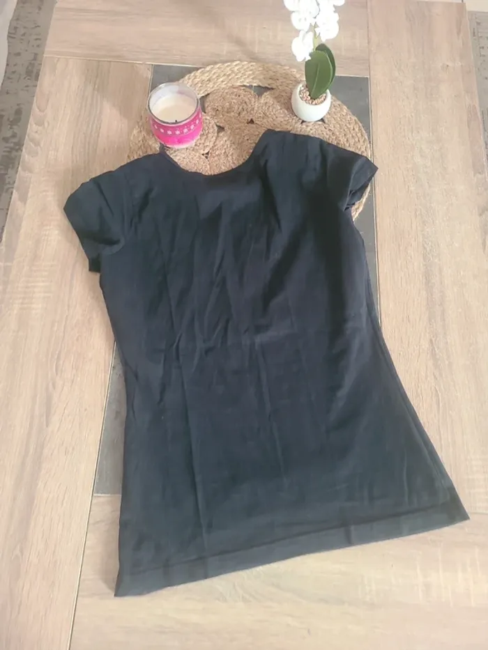 Tshirt noir taille 36 - photo numéro 3