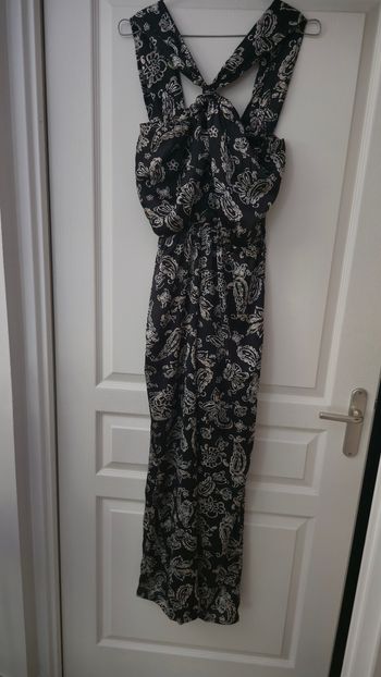 Combinaison noire et blanche