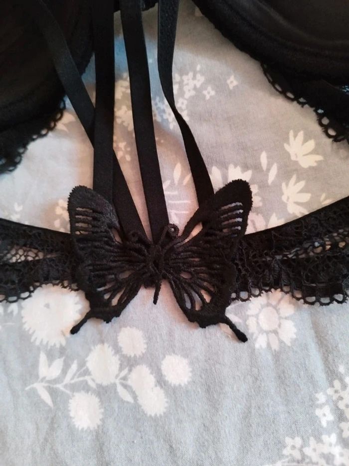Superbe soutien gorge Undiz noir 90 C - photo numéro 4
