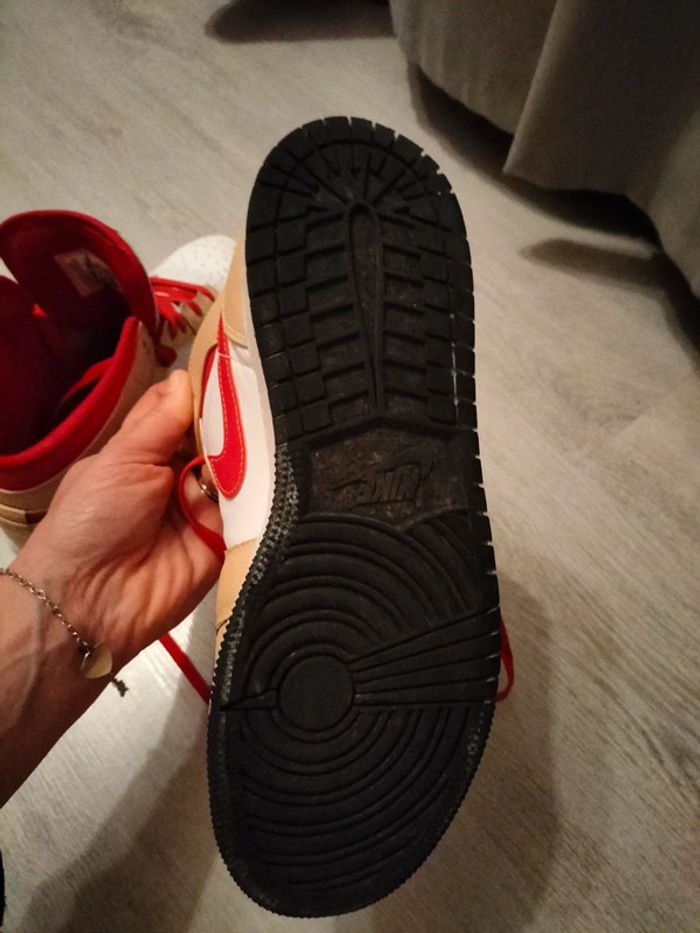 Baskets montantes Jordan Nike pointure 39 en très bon état - photo numéro 10