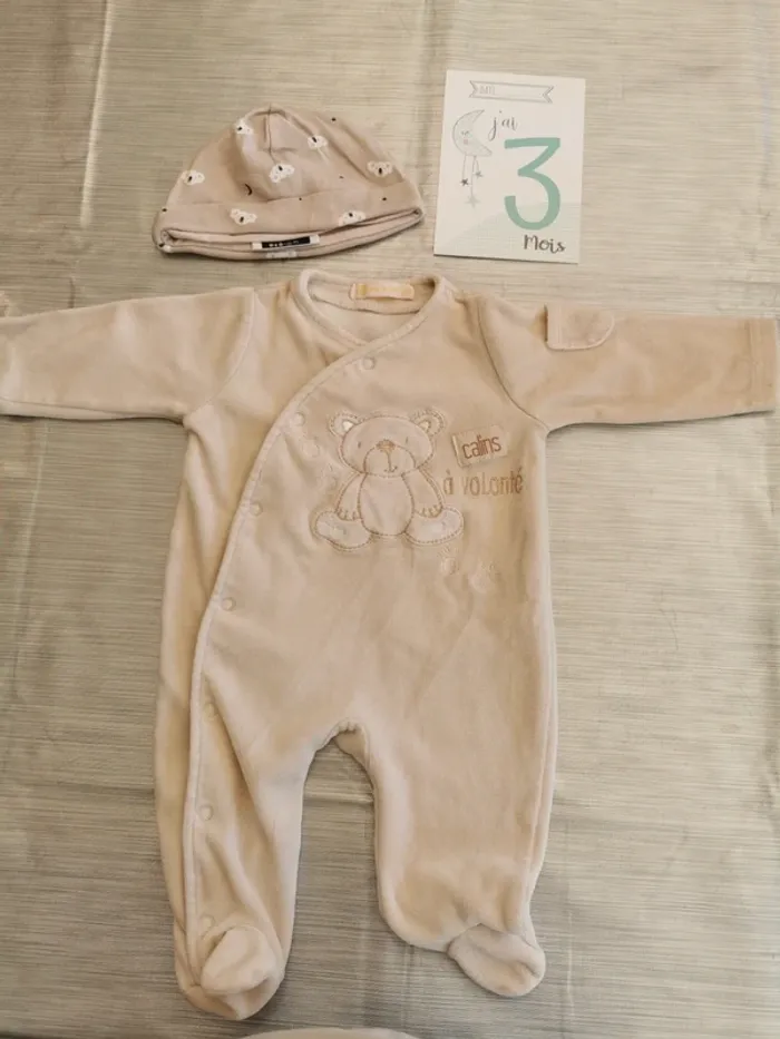 Lot pyjama et bonnet mixte 9 mois