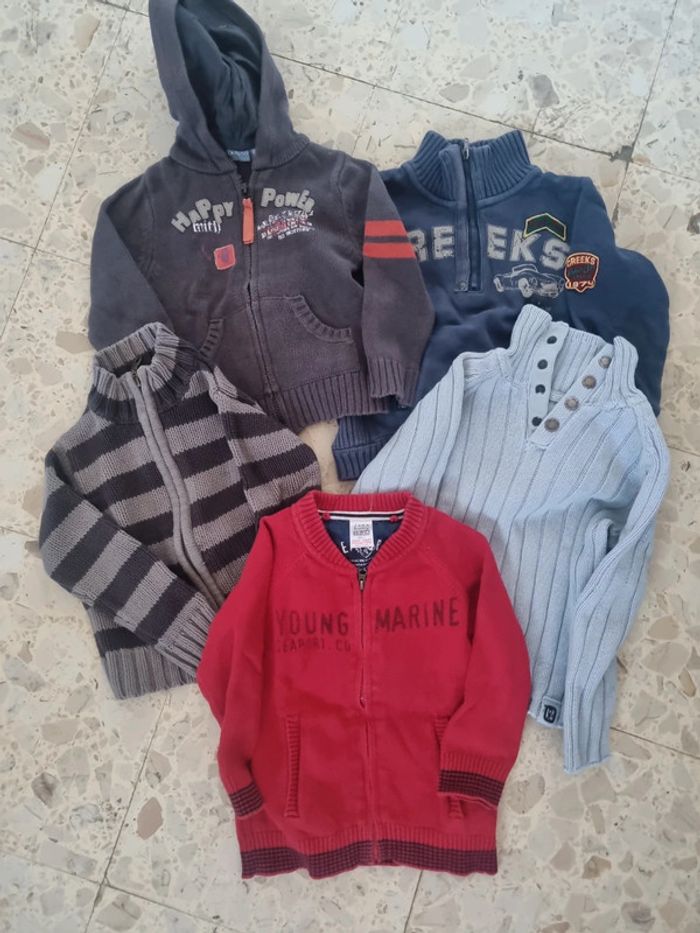 Lot pulls et gilets 24 mois