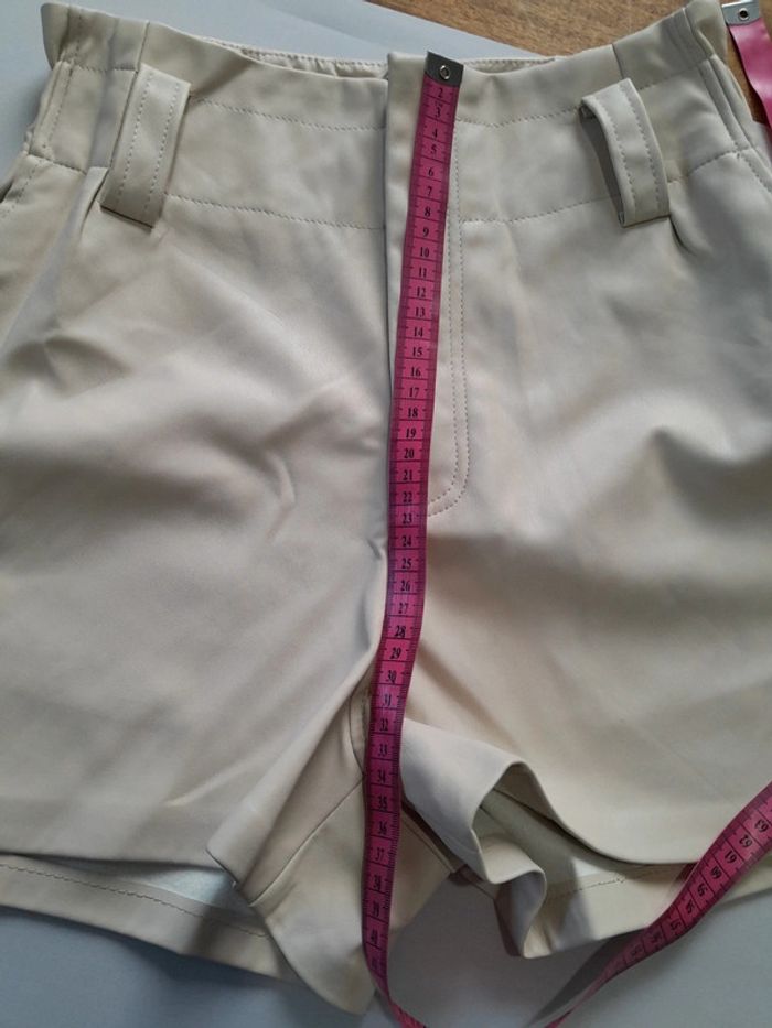 Short taille haute simili la city - photo numéro 14
