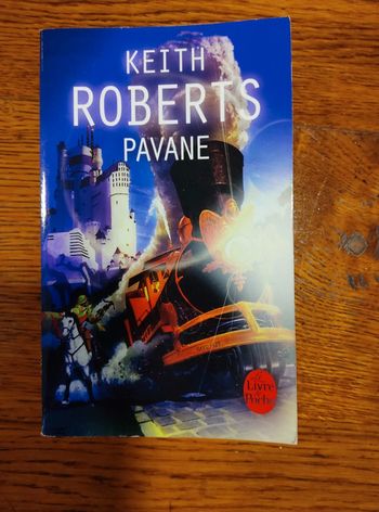 Livre de poche pavane