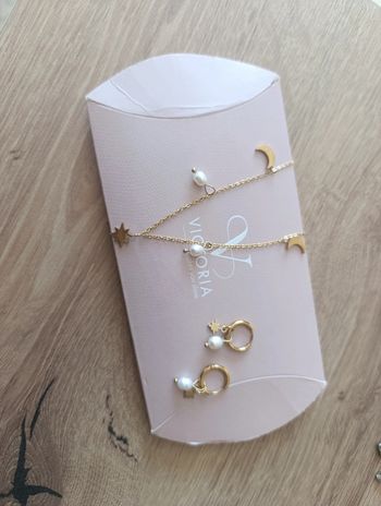 Collier et boucles d'oreille