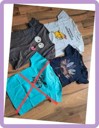 Lot de 4 t-shirts courts 8 ans