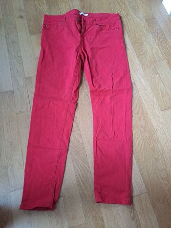 Jean droit rouge