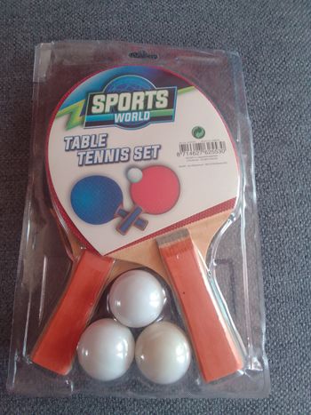 Lot 2 raquettes ping pong