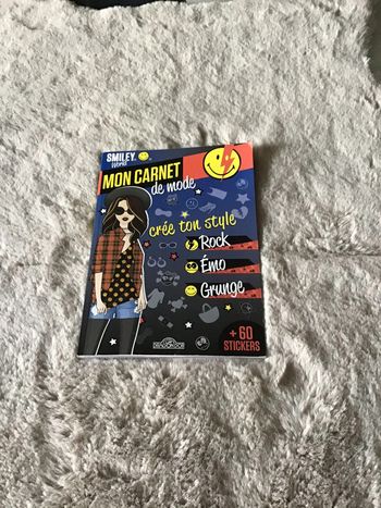 Livre mon carnet de mode créer ton style rock , Emo , grunge avec stickers (0623)