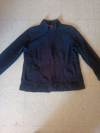 Un gilet polaire taille 46