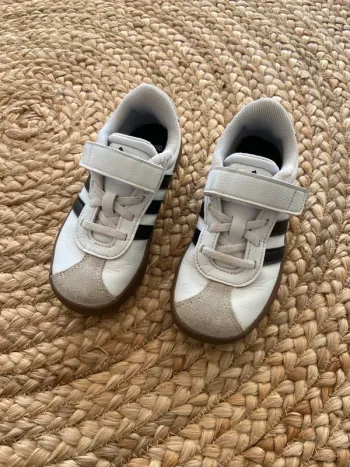 Basket Adidas pointure 28