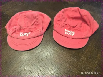 2 casquettes rose
