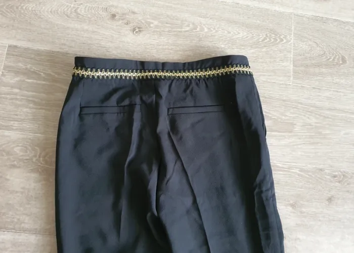 Pontalon noir motifs doré taille s neuf - photo numéro 7