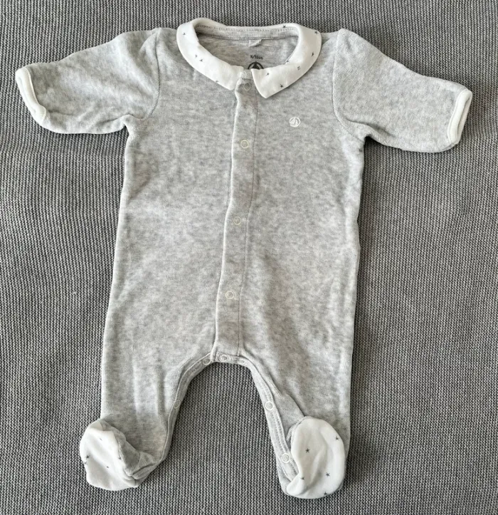 Pyjama à col.