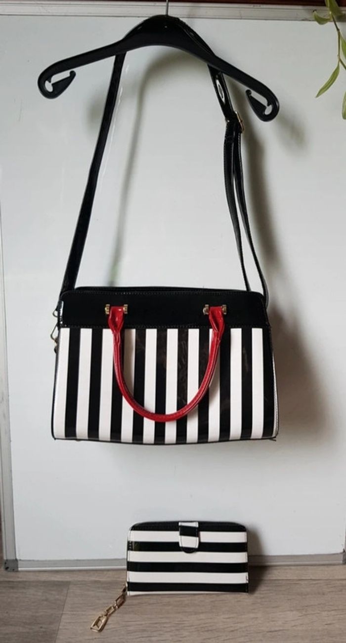 Sac et porte feuille à rayures