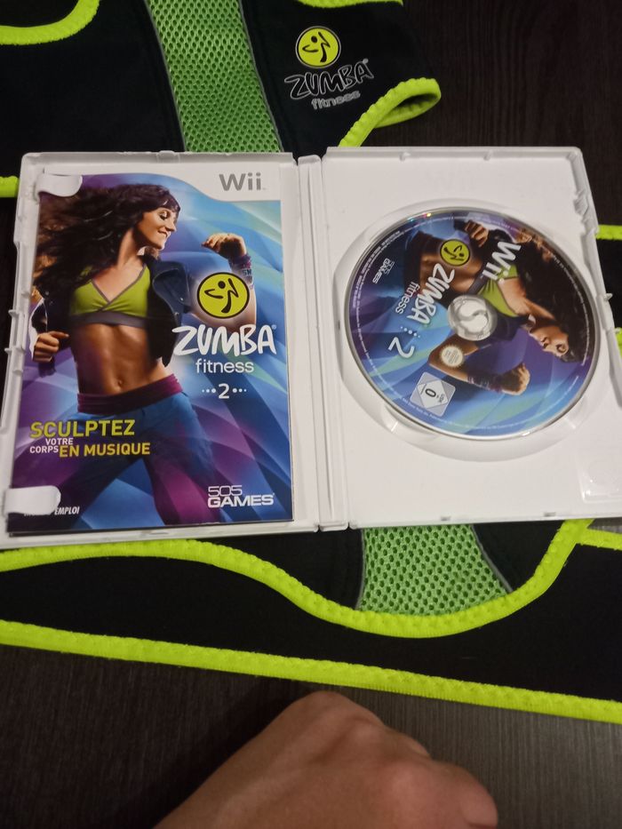 Jeu Zumba + 2 ceintures (wii) - photo numéro 3
