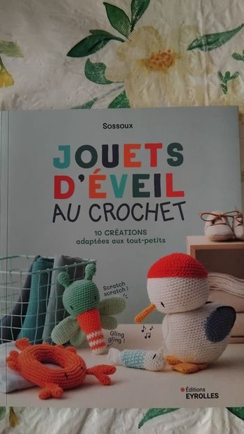 Livre crochet jouet d’éveil