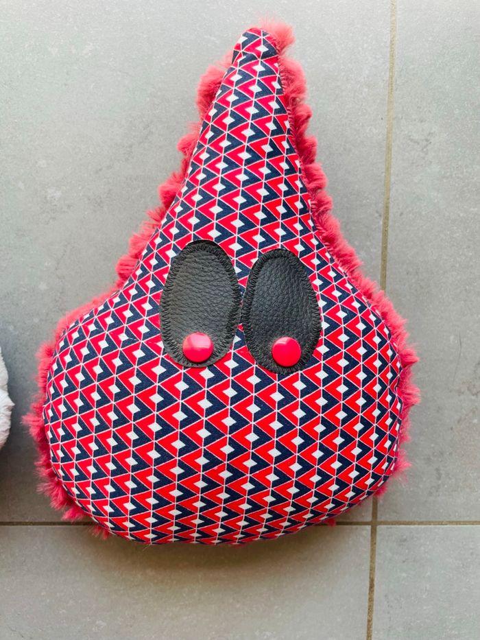 Lot peluches coussins décoratifs originale gouttes d’eau - photo numéro 3