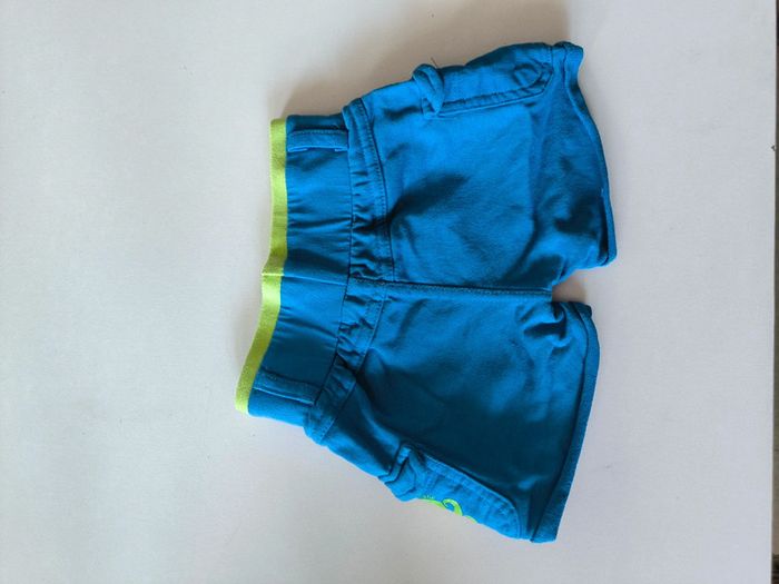 Short 3 mois - photo numéro 2