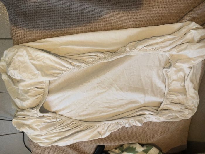 2 draps housses blancs pour matelas de bébé. - photo numéro 3