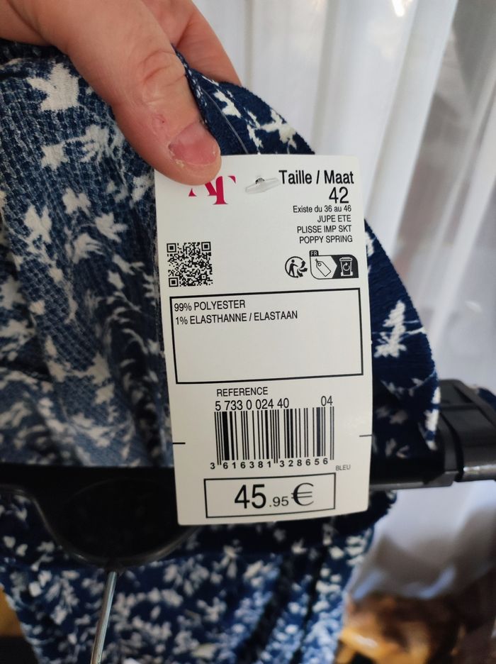 Jupe fleuri Taille 42 Armand Thiery Neuf - photo numéro 5