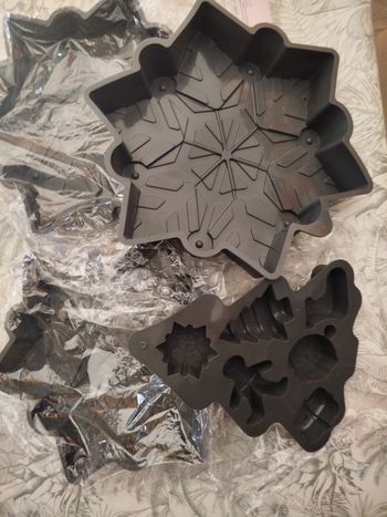 Lot de 4 moules en silicone neufs