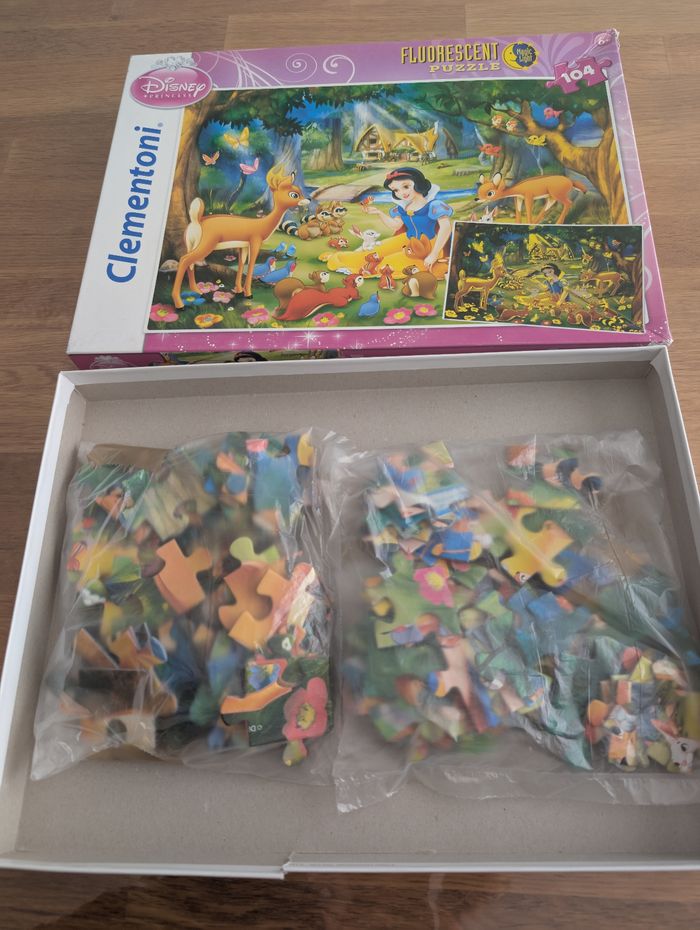 Puzzle Fluorescent Blanche neige grand format complet 104 pièces Clementoni - photo numéro 9
