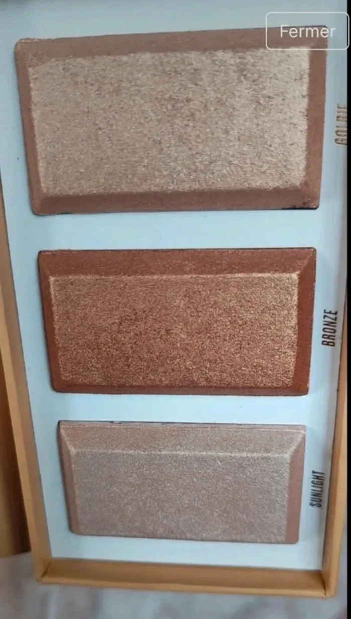 By Beauty Bay Golden Glow Highlighter Palette Teinte Golden Glow
Neuf - photo numéro 11