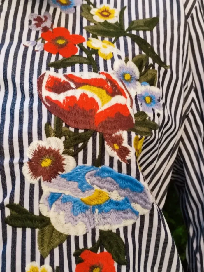 💋 chemise à rayures fleurs brodées 🌺 vintage - photo numéro 2