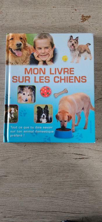 Livre pour enfant Mon livre sur les chiens, en bon etat
