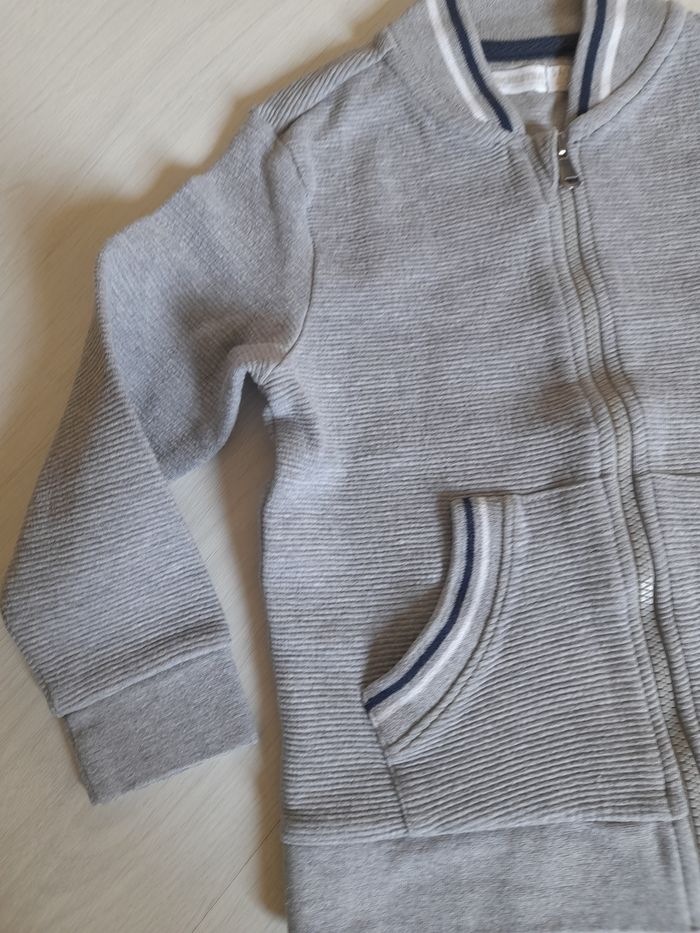 Gilet zippé T 5 ans - photo numéro 2
