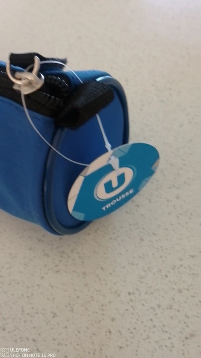Trousse bleu - photo numéro 3
