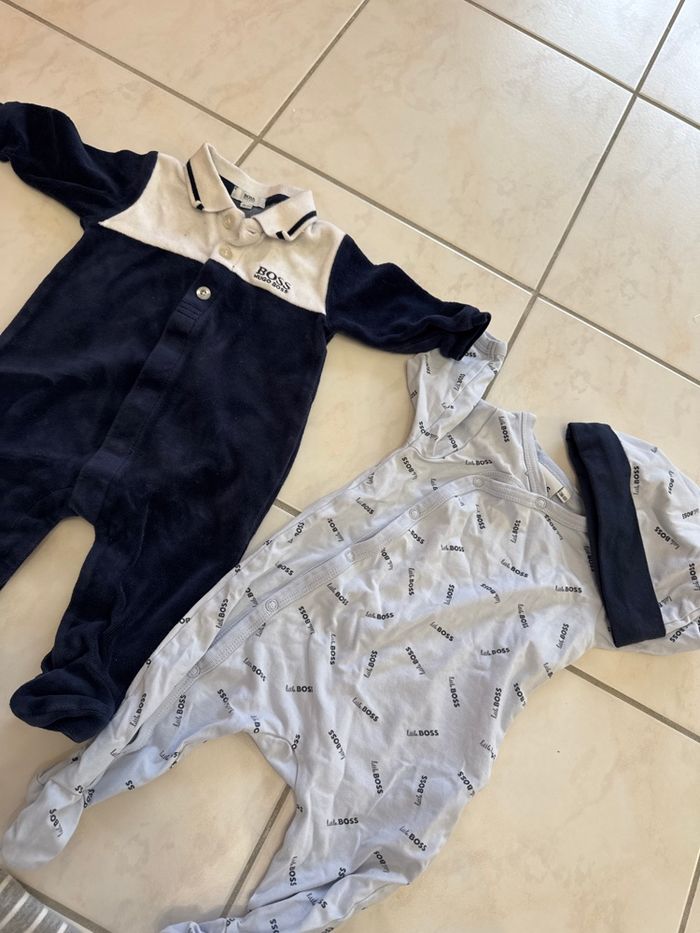 2 pyjama hugo boss très bon état