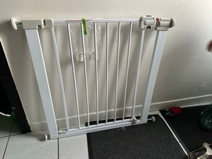 Barrière sécurité enfant - photo numéro 3