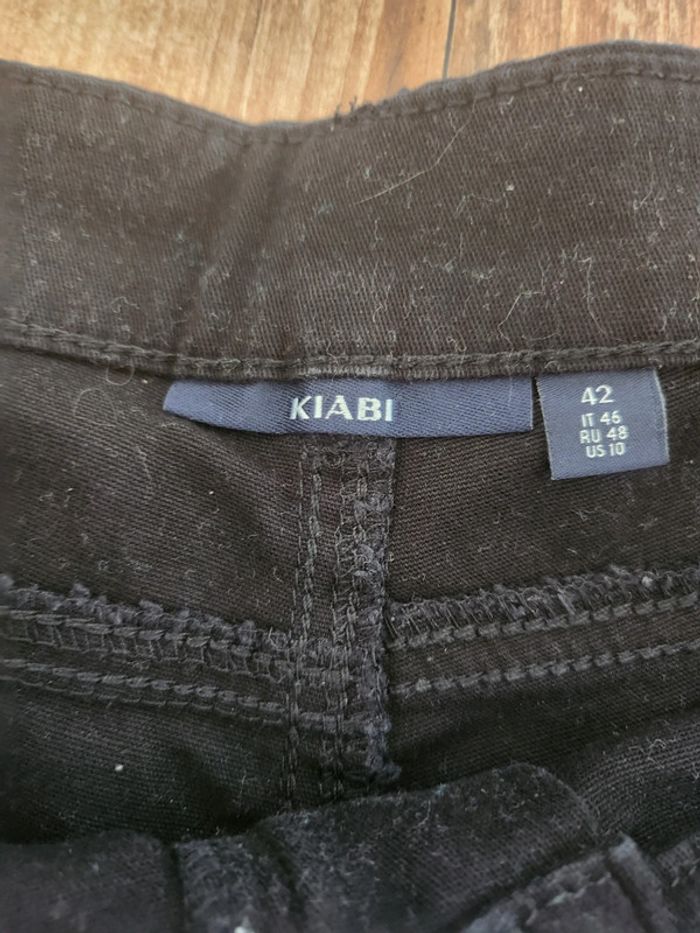 Short noir kiabi comme neuf taille 42 en coton et elasthane - photo numéro 3