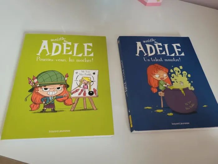 2 livres Mortelle Adèle Tome 5 et 6
