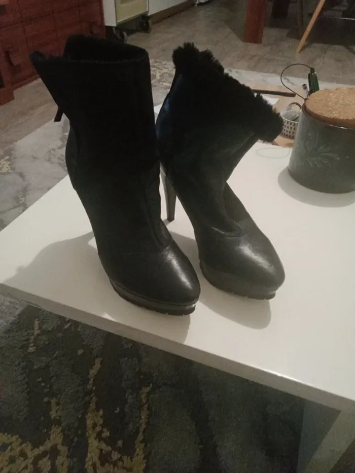 Paire de bottines fourrées - photo numéro 3
