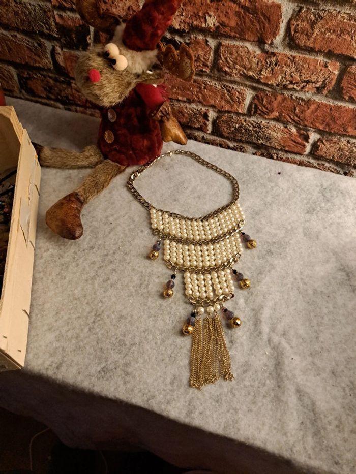 Collier original blanc et doré