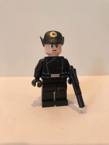 Figurine type lego général de l’empire. Star Wars
