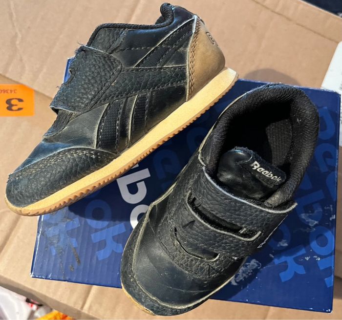 Jolie paire de baskets Reebok T. 22 garçon - photo numéro 3