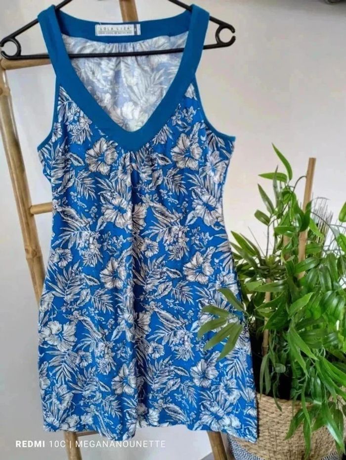 🌸 Jolie robe sans manches de la marque Lola Liza, taille M (38) - photo numéro 2