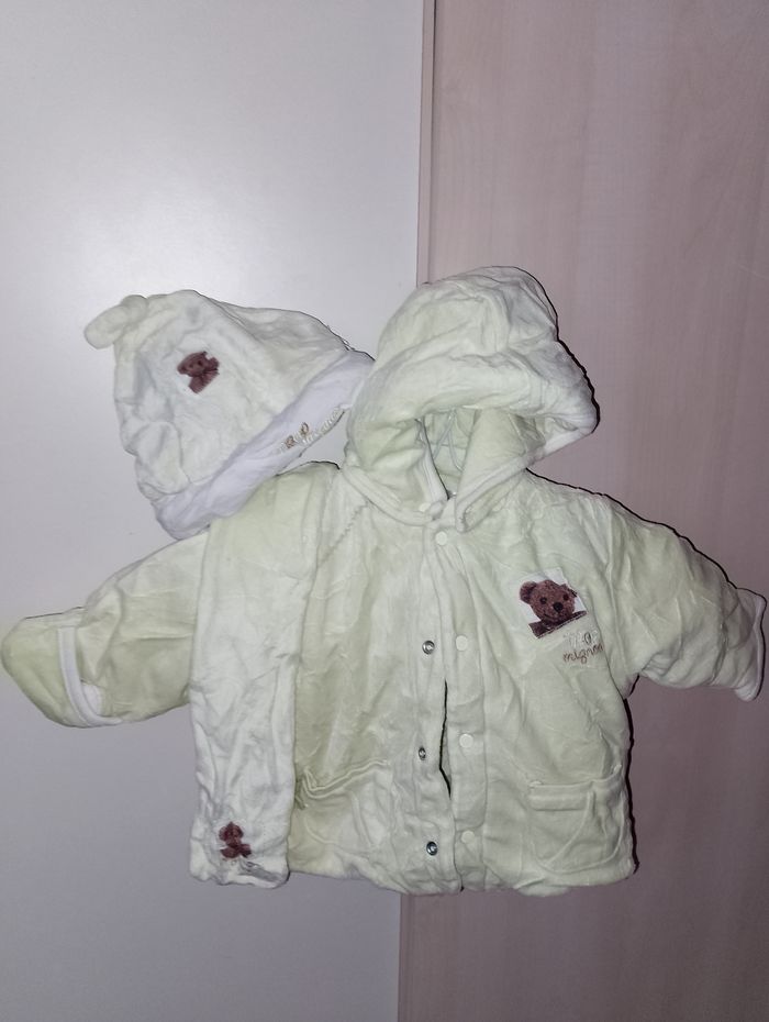 Manteau tout en 1 avec gants intégrées 6 mois