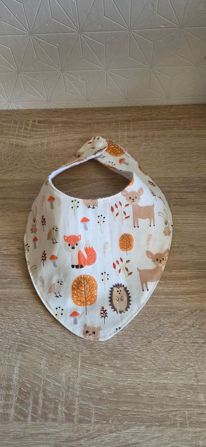 Bavoir bandana - photo numéro 1