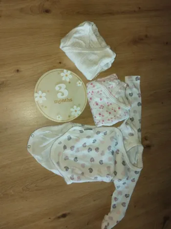 Lots 3 bodies manche longue fille 3 mois