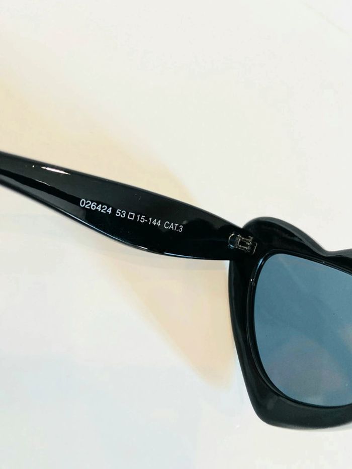 Lunette de soleil femme cœur noire UV protection catégorie 3 - photo numéro 4