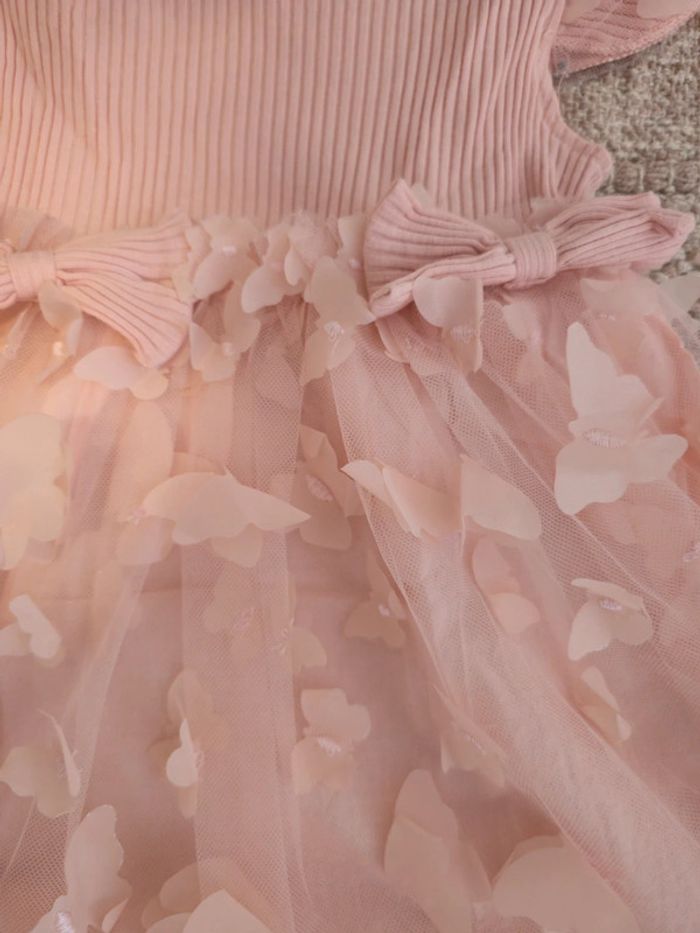 Robe rose papillons tulle et dentelle neuve 18-24 mois - photo numéro 3