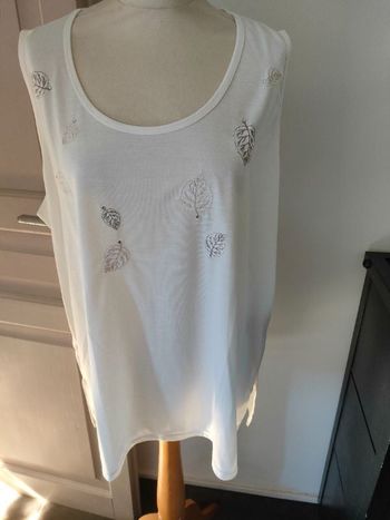 Débardeur neuf (54/56)