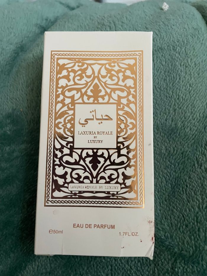 Magnifique eau de parfum  Lacaria Royale de Luxury - photo numéro 4