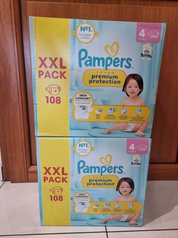 2 cartons taille 4