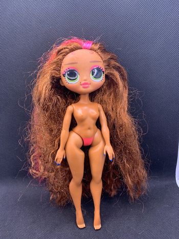 Poupée LOL OMG swim
